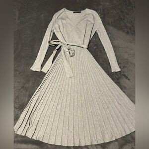 Chic Long Sleeve Gray Dress with Belt